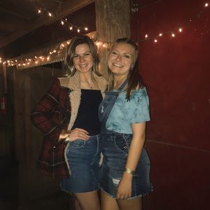 Meet your Posher, Caitlyn